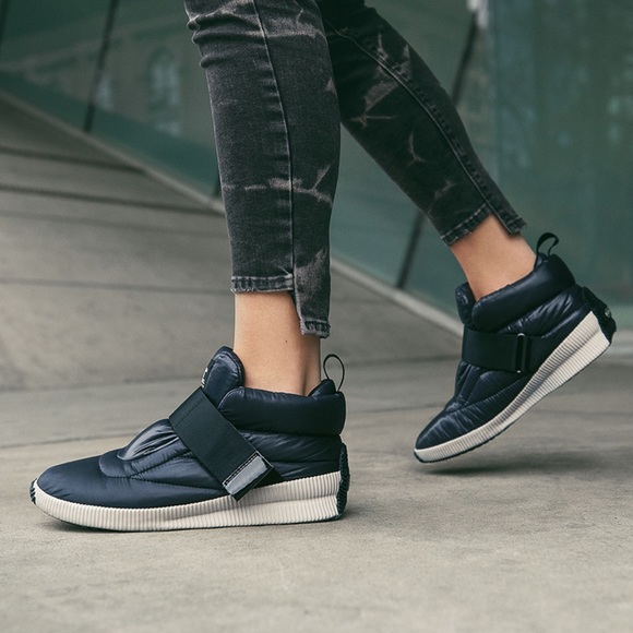 sorel puffy sneakers black